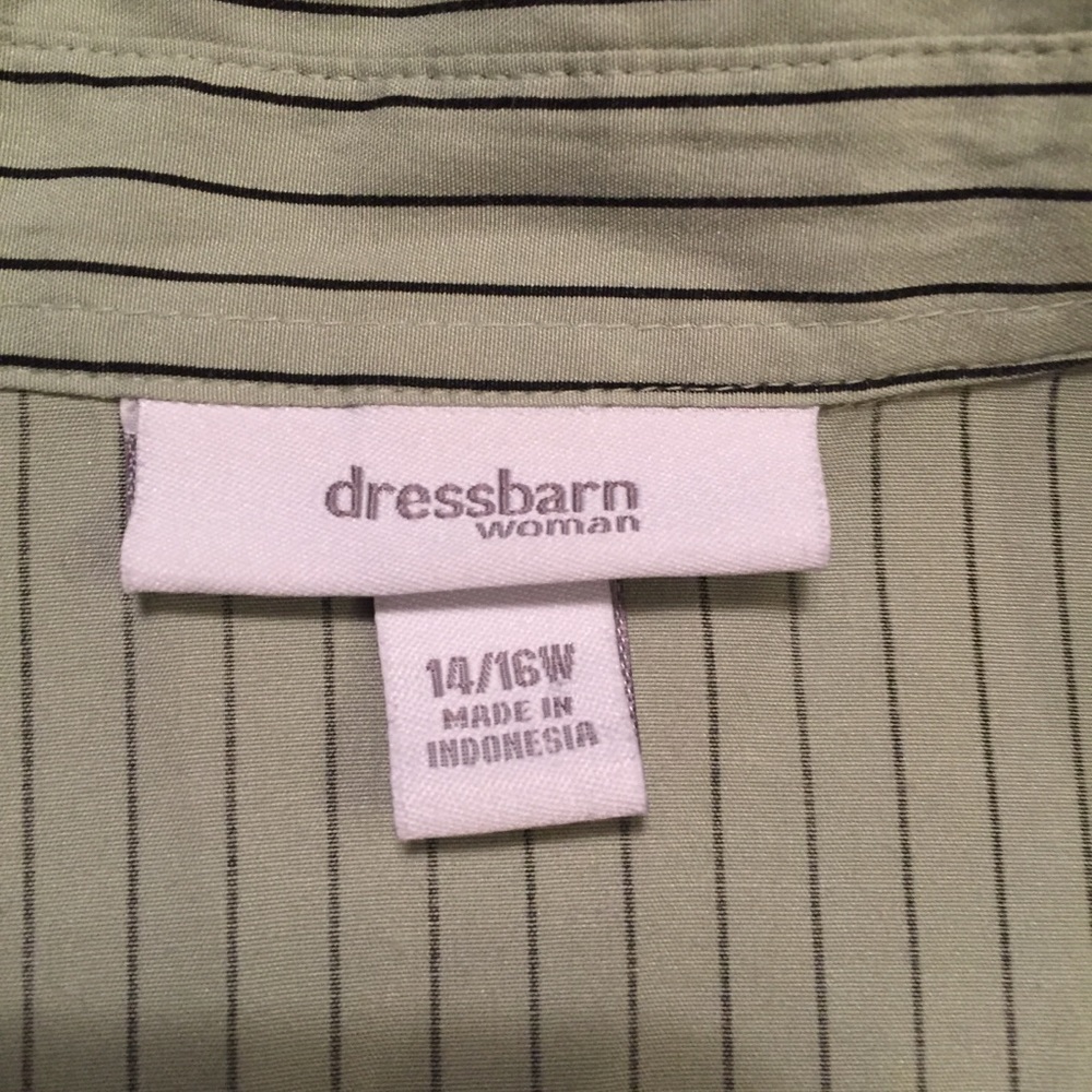 Dress Barn Buttoned Down Shirt - Picture 2 of 3